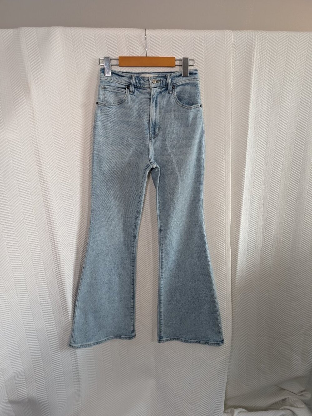 Abercrombie & Fitch The Flare Ultra High Rise Jeans Light Blue Denim Size 26/2S